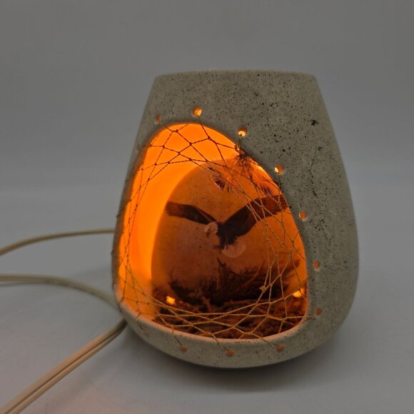 Vintage Eagle-Themed Ceramic Electric Night Lamp 5.5" Tall - Picture 5 of 11